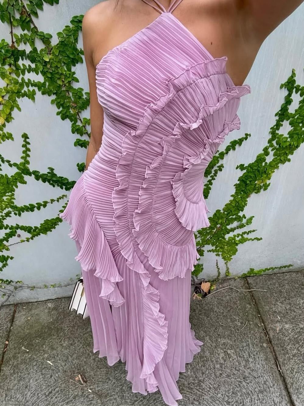 VESTIDO CON VOLANTES ESCOTE HALTER 