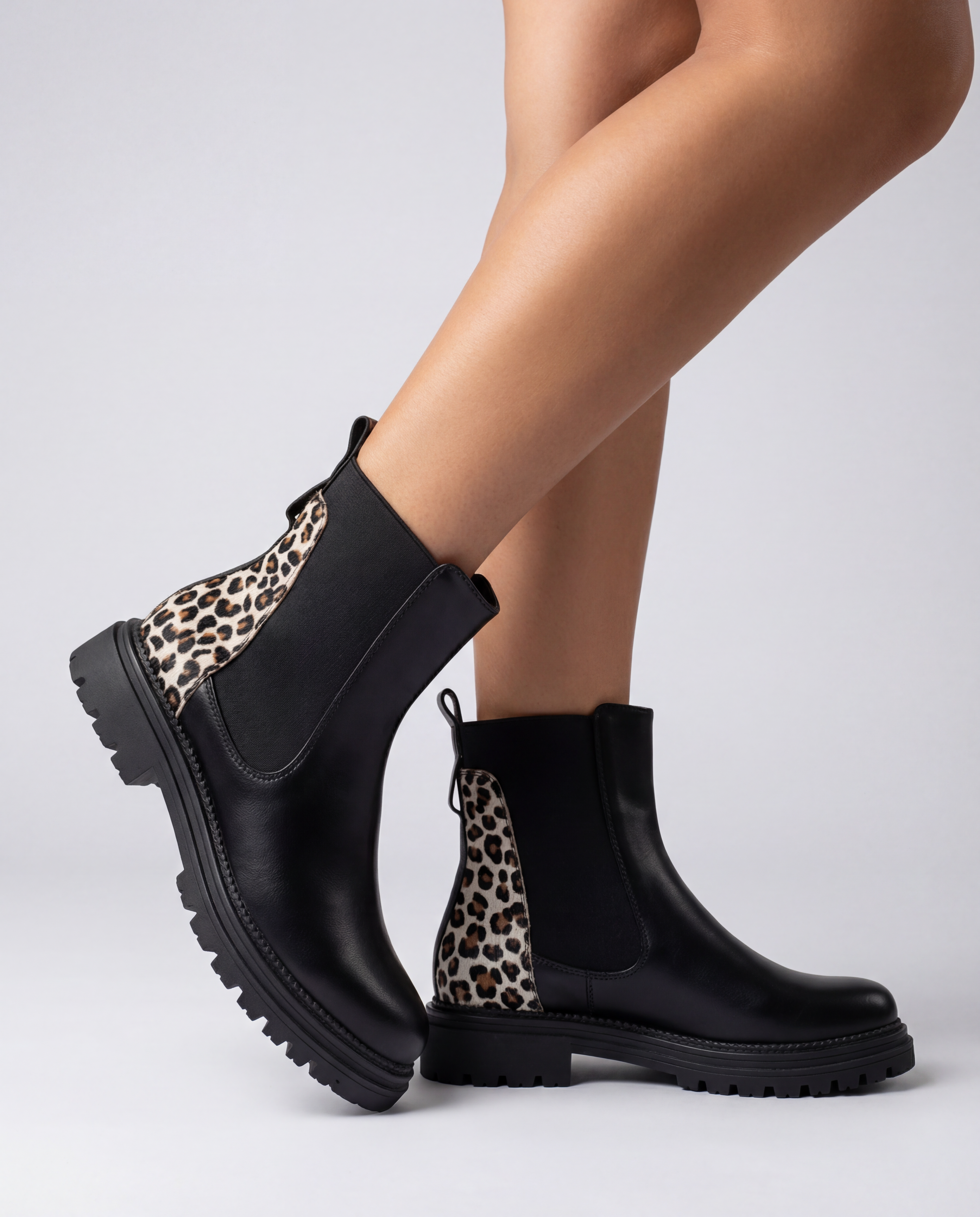 Chelsea Botas Negras – Detalle Leopardo
