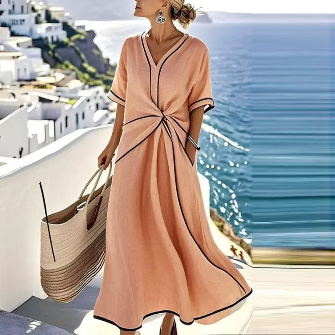 Amelia | Elegante vestido con escote en V y corte que realza la figura.