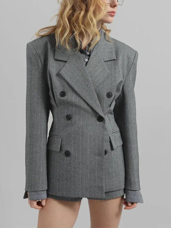 Sofia | Blazer gris a rayas con cinturón